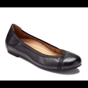 NEW VIONIC Caroll Leather Ballet Flats Sz 8